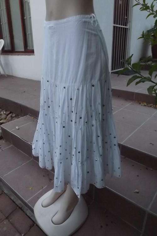 White lined 100% cotton tiered skirt in size 34/10. A must have for the summer! As new