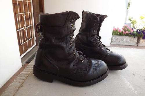 SADF Womens Army boots in genuine brown leather by DWS size 3. Used but in good condition.