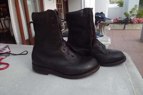 SA army pair of brown genuine leather boots size 6.As new condition.From surplus army stock