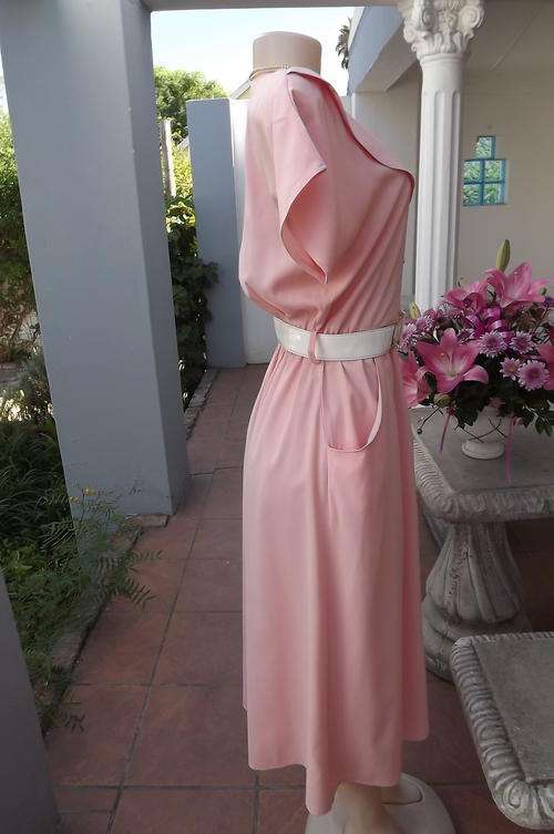Casual Dresses Truworths light peach colour dress from the 80 s in size 32 8. Good condition. was sold for 102.00 on 13 Apr at 16 46 by trendyvintage191 in Oudtshoorn ID 224390089