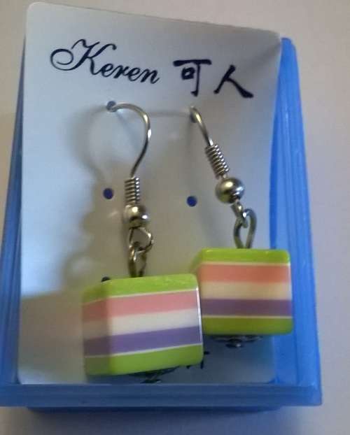 Small business start up!! over 600 items of jewelry!!