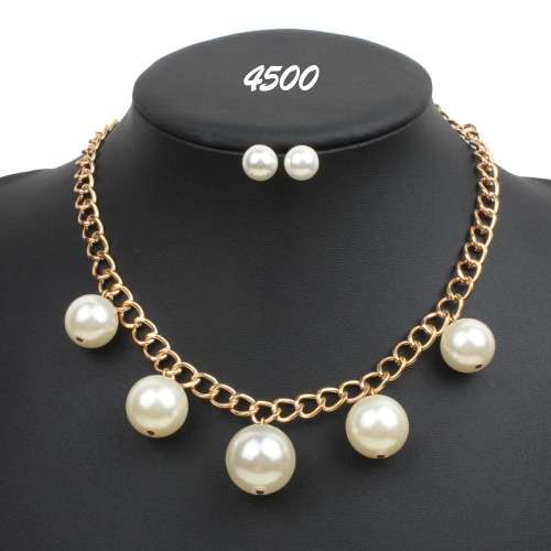 Pearl necklace and earring sets.. Various design choices!