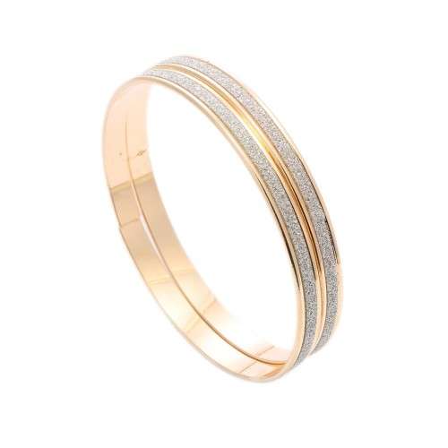 Beautiful and stylish Gold and crystal plated bangle !