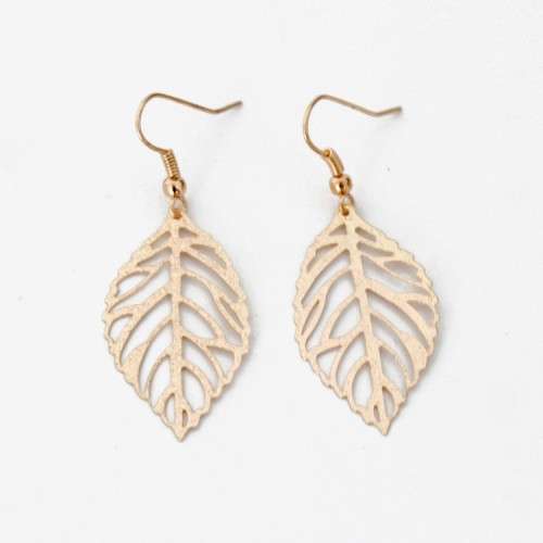 Leaf layered necklace with matching earrings.