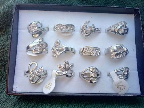 Small business start up!! over 600 items of jewelry!!