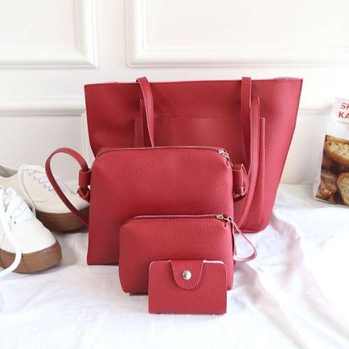 Beautiful 4 piece bag set..