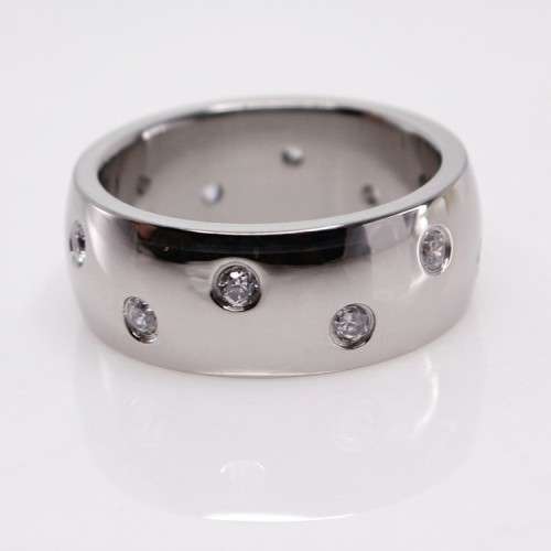 Exquisite titanium and zircon ring