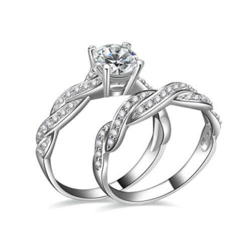 Stunning Engagement ring with Cubic zircons...