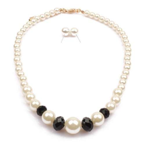 Pearl necklace and earring sets.. lots to choose from. local stock