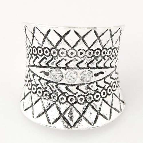 Crystal thumb ring