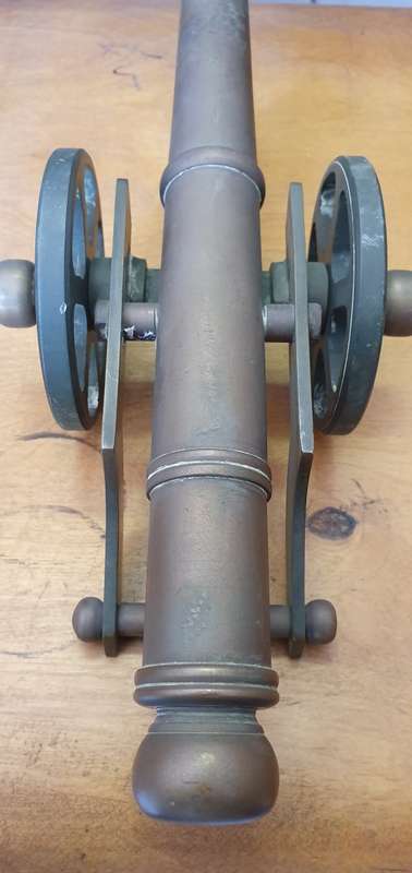 CANNON. SOLID BRASS. MADE TO SCALE. 34CM LONG.