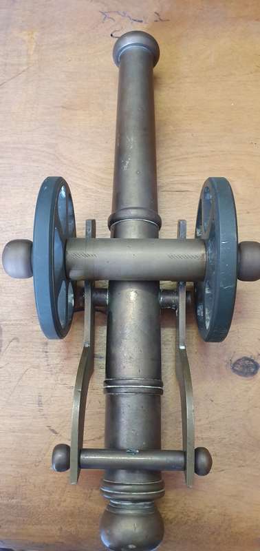 CANNON. SOLID BRASS. MADE TO SCALE. 34CM LONG.