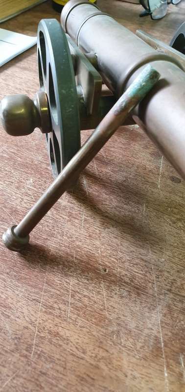 CANNON. SOLID BRASS. MADE TO SCALE. 34CM LONG.