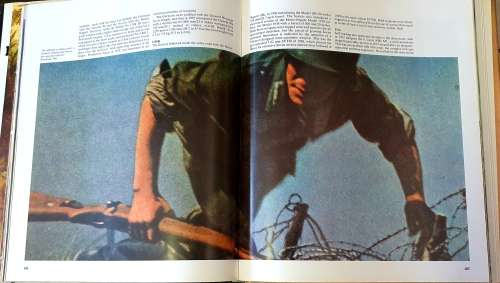 HANDGUNS..THE NEW ENCYCLOPEDIA OF HANDGUNS. Christopher Chant.