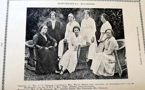 REBELLIE 1914 HELPMEKAAR GEDENKBOEK.  NA AANLEIDING VAN DIE REBELLIE 1914. HULP AAN REBELLE EN VOLK.