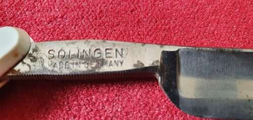 CUT THROAT RAZOR .BISMARCK SUPER. ORIGINAL BOX. SOLINGEN . GERMANY.