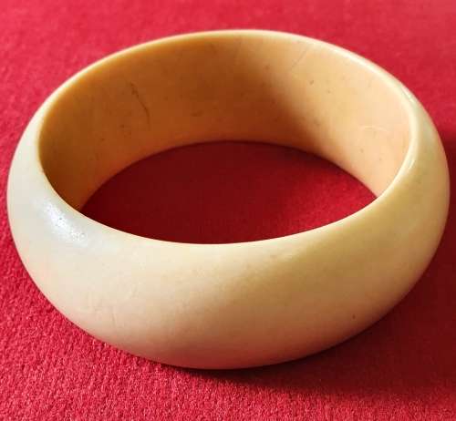 IVORY. ELEPHANT TUSK. BANGLE. 83gr.