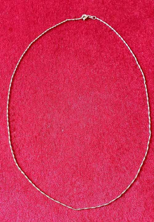 9 CT  GOLD NECK CHAIN. ( 2gr)  50 cm LONG.