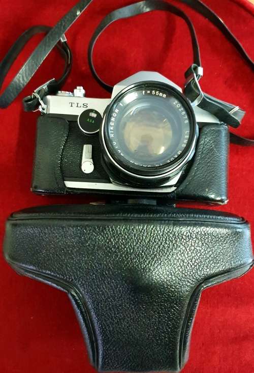 SINLEX TLS 55mm LENS CAMERA WITH LEATHER CASE.