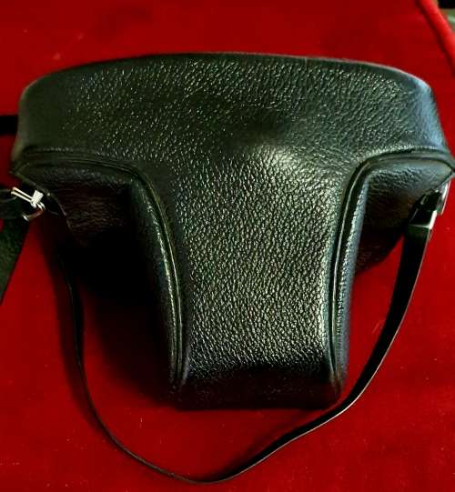 SINLEX TLS 55mm LENS CAMERA WITH LEATHER CASE.
