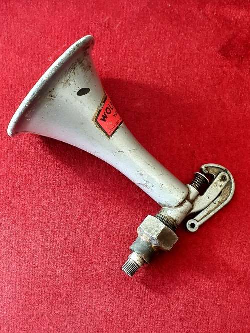 VINTAGE 1960 CAR TRUCK HOT ROD WOLF WHISTLE. AIR HORN. YODER MFG CO. HOLLYWOOD.