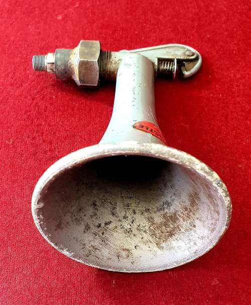 VINTAGE 1960 CAR TRUCK HOT ROD WOLF WHISTLE. AIR HORN. YODER MFG CO. HOLLYWOOD.