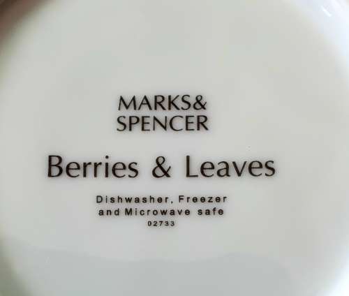 MARK & SPENCER. BERRIES AND LEAVES HIGH TEA SET. AS GOOD AS NEW. 21 PIECE SET.