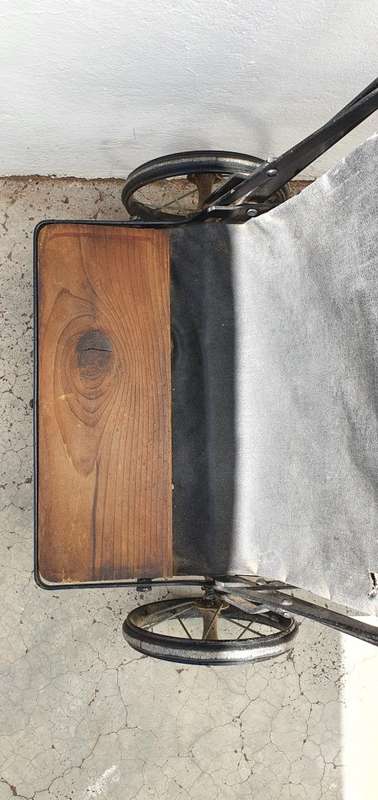 ANTIQUE 1890 BABY PRAM. BEAUTIFUL RARE FIND IN EXCEPTIONAL CONDITION!!