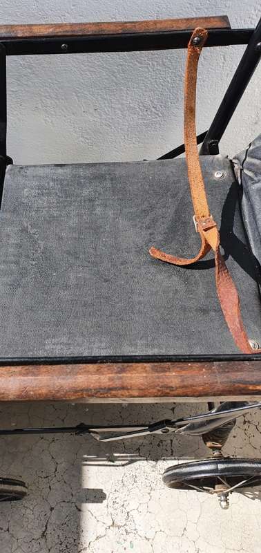 ANTIQUE 1890 BABY PRAM. BEAUTIFUL RARE FIND IN EXCEPTIONAL CONDITION!!