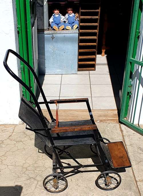 ANTIQUE 1890 BABY PRAM. BEAUTIFUL RARE FIND IN EXCEPTIONAL CONDITION!!