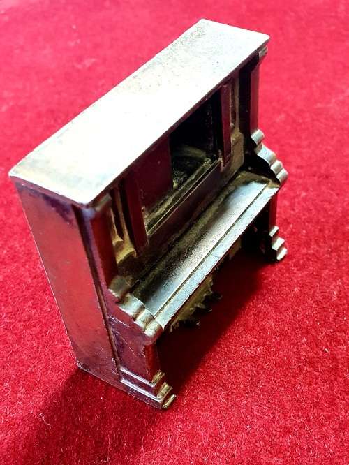 VINTAGE BRONZE DIECAST ANTIQUE PIANO  MODEL.1970's. FINE DETAIL WITH WORKING PARTS!!