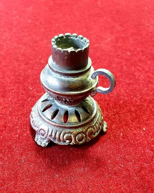VINTAGE BRONZE DIECAST ANTIQUE LAMP MODEL.1970's. FINE DETAIL WITH WORKING PARTS!!