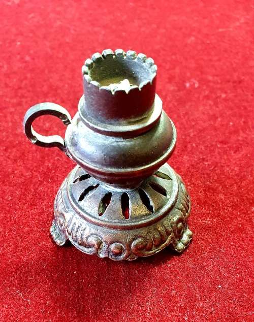 VINTAGE BRONZE DIECAST ANTIQUE LAMP MODEL.1970's. FINE DETAIL WITH WORKING PARTS!!