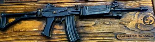 ANGOLA BORDER WAR ERA RESIN CAST REPLICAS . R1, R4, AK47. THE GUNS USED IN THE WAR.