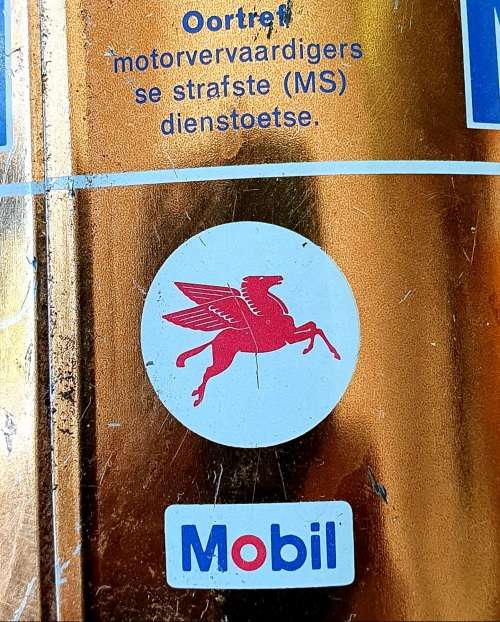 MOBIL SUPER VINTAGE OIL 500ML  CANS. ORIGINAL PEGASUS