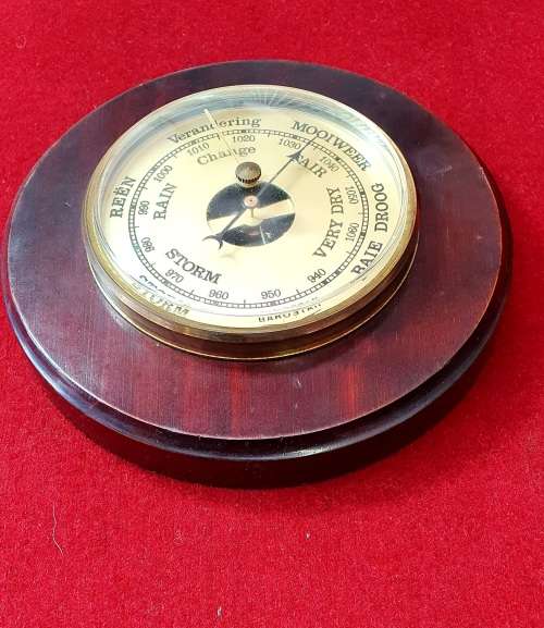VINTAGE BAROSTAR BAROMETER. 16CM DIAMETER.