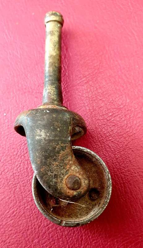 ANTIQUE BRASS TROLLEY WHEELS. GOOD CONDITION !! CIRCA 1920s ( 100 + MORE ITEMS ENDING WEDNESDAY!)