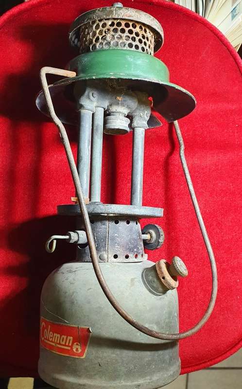 VINTAGE COLEMAN 249 LAMP.