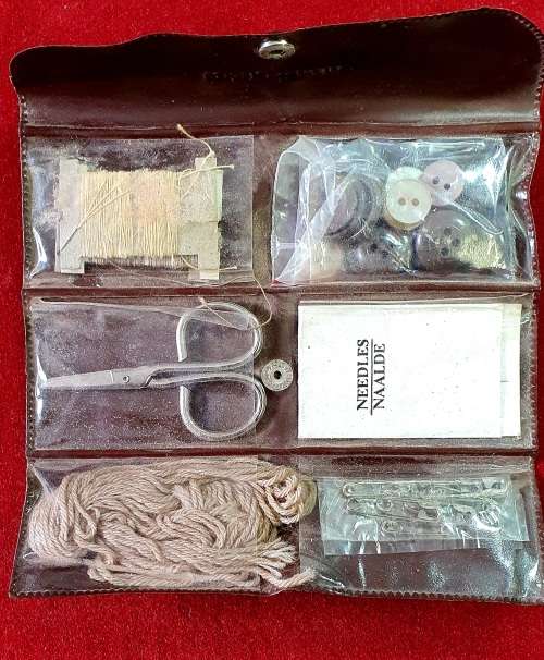SADF NAAI SAKKIE / SEWING KIT . COMPLETE !!
