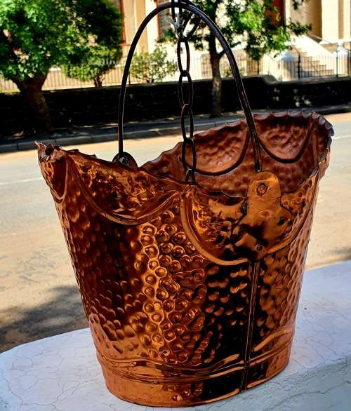 ANTIQUE COPPER SMITH HAND MADE BIG COPPER BUCKET. 1920s