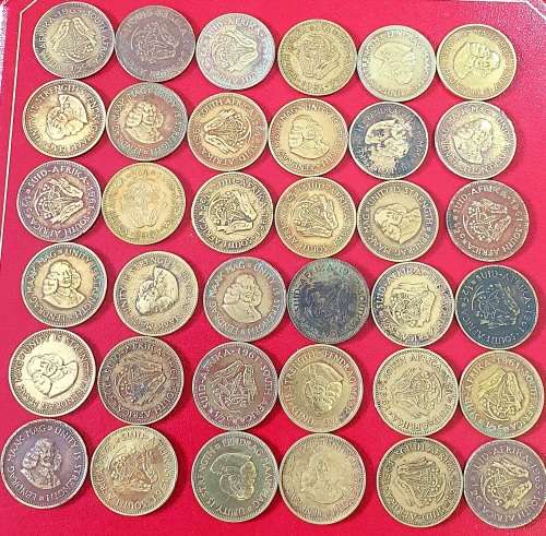 SOUTH AFRICA 1/2 CENT COLLECTION. 36 X  COINS. AU TO CIRCULATED.