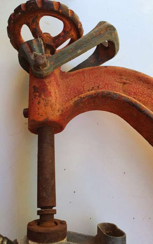 HUGE ANTIQUE TYRE PRESS.OLD GARAGE COURT YARD TYRE BAY PRESS