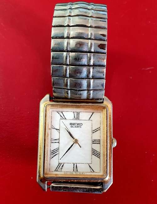 VINTAGE SEIKO QUARTZ WATCH. SERIAL NO . 000799