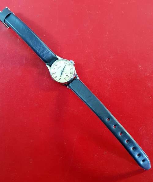 VINTAGE 1930s VAN BUREN LADIES WATCH. 15 JEWELS. SWISS MADE.