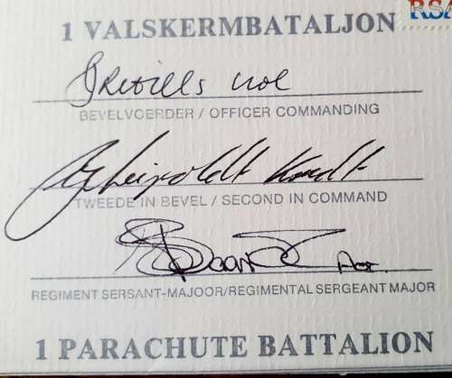1 VALSKERMBATALJON. LIMITED SILVER EDITION (B). 1989. WITH ORIGINAL COMMANDING OFFICERS SIGNATURES.