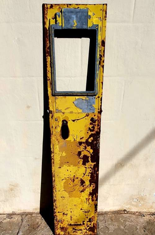 ANTIQUE SHELL PETROL PUMP STEEL FRONT COVER. SCARCE FIND !! 170CM HIGH
