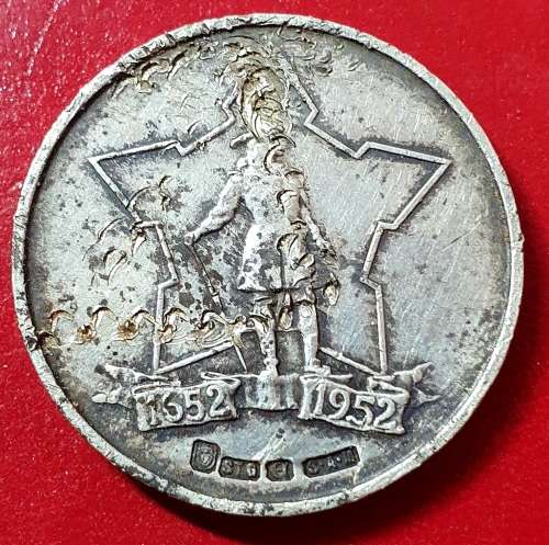 STERLING SILVER 1952 VAN RIEBEECK TERCENTENARY MEDALLION. ONLY 1,801 MINTED IN SILVER ! 11.70 GR.