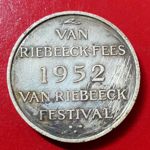 STERLING SILVER 1952 VAN RIEBEECK TERCENTENARY MEDALLION. ONLY 1,801 MINTED IN SILVER ! 11.70 GR.