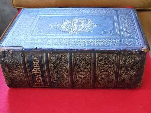 1860 FAMILY BIBLE REV JOHN BROWN'S SELF INTERPRETING WITH BRASS CLASPS.