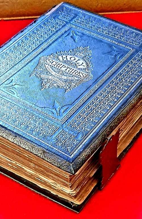 1860 FAMILY BIBLE REV JOHN BROWN'S SELF INTERPRETING WITH BRASS CLASPS.